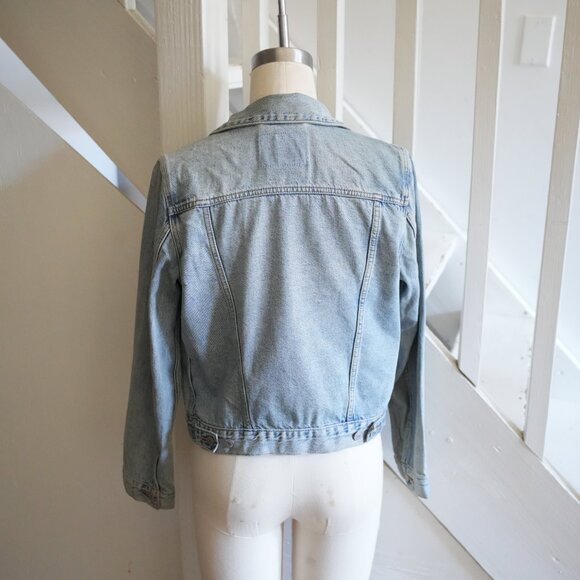 Levi’s Premium Trucker Denim Jacket • Size Small • Light Wash - Picture 3 of 5